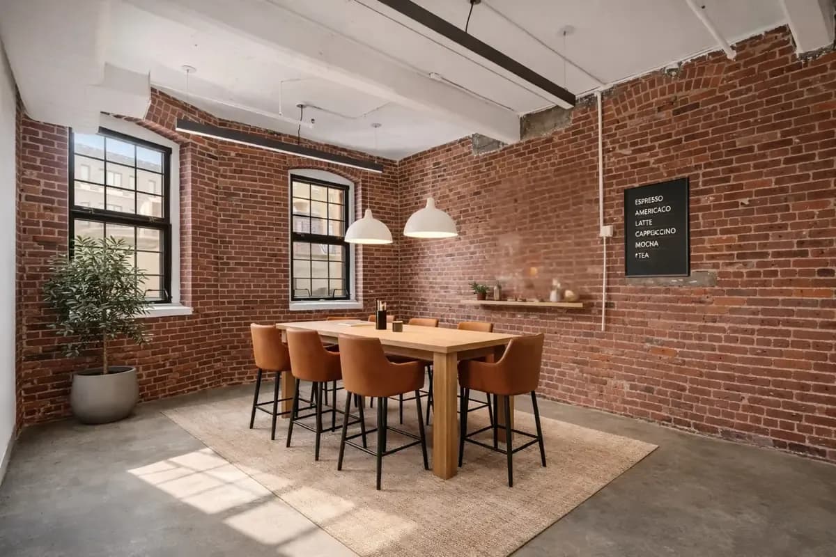 22 Little West 12th Street — photo (22-little-west-12th-06.webp)
